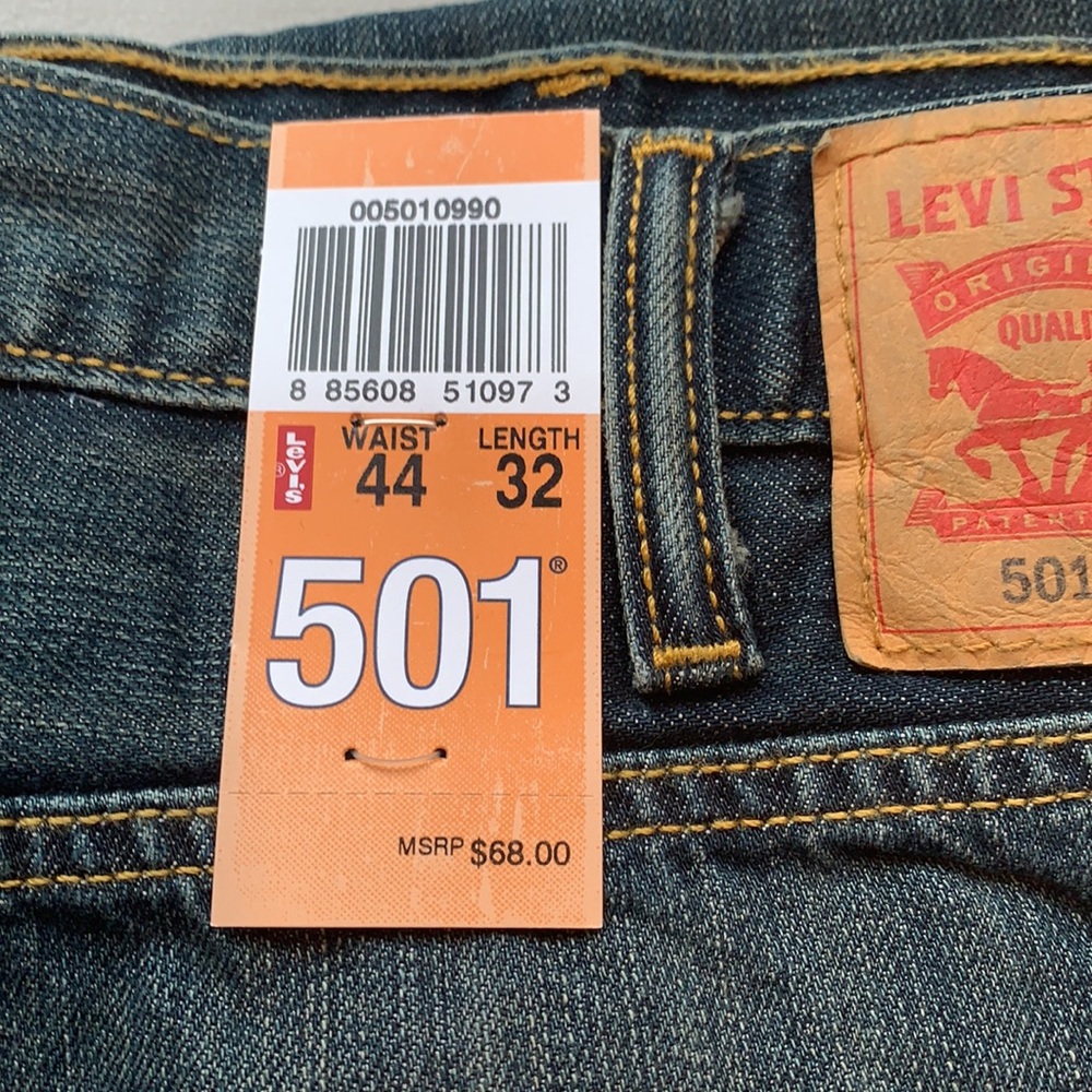 Levi’s - Picture 3 of 4